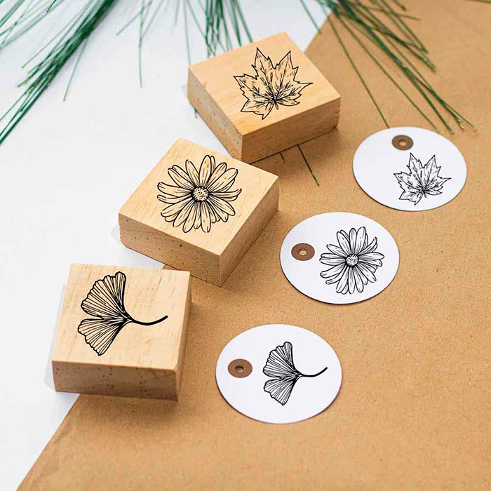 sellos artesanales con diseños botánicos